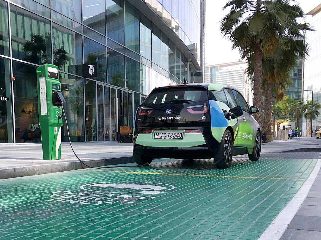 A new network of more than 18 electric vehicle charging points will be established in the UAE and Oman to power the vehicles taking part in the upcoming 2018 Electric Vehicle Road Trip (EVRT) Middle East, the event’s organisers have announced.