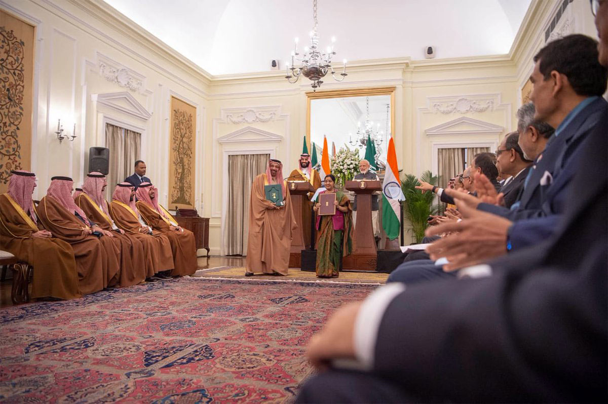 Exchange of MoU files between Saudi Arabias Minister of Energy, Industry, and Mineral Resources, Khalid bin Abdulaziz Al-Falih and External Affairs Minister Sushma Swaraj.