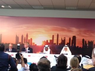 Dubais Emirates Airlines and Qatar Airways announce large Boeing deals at the Dubai Airshow 2013