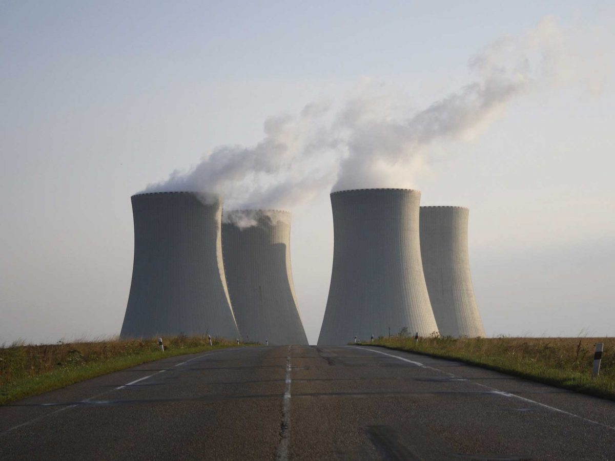 The Trump administration is encouraging Saudi Arabia to consider bids by Westinghouse Electric and other US companies to build nuclear reactors in that country and may allow the enrichment of uranium as part of that deal, according to three people familiar with the plans.