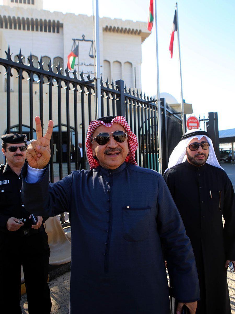 Kuwaiti Shiite Muslim MP Abdulhameed Dashti (C). (Getty Images)