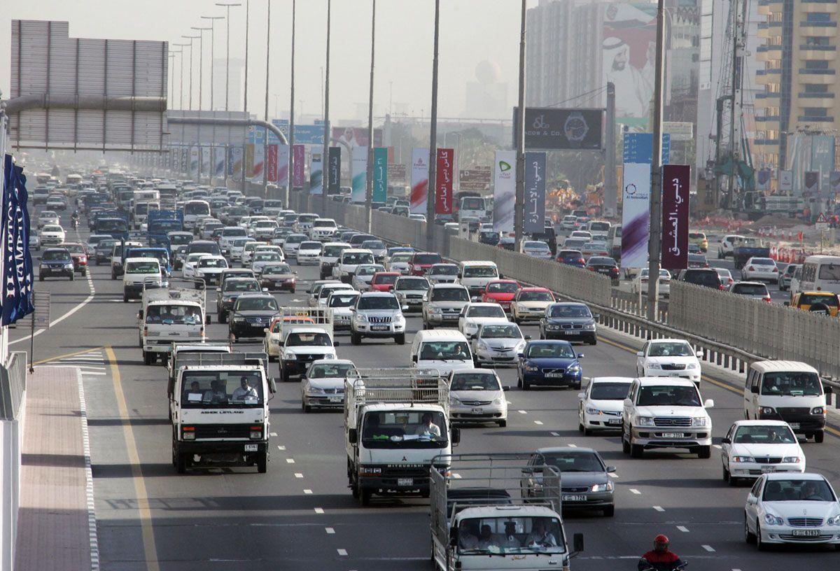 Multi-vehicle Collision Causes Tailbacks On Dubai-Abu Dhabi Highway ...