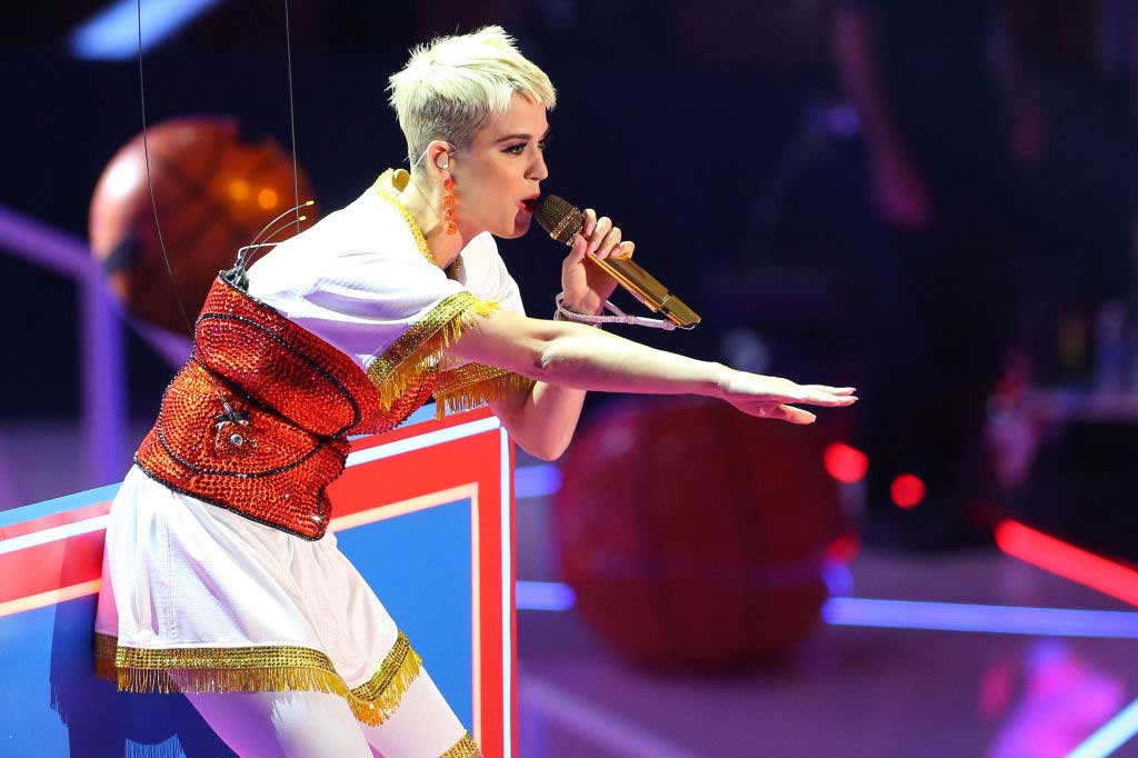 Katy Perry will ring in New Year’s Eve in Abu Dhabi with a concert at du Arena on Yas Island.