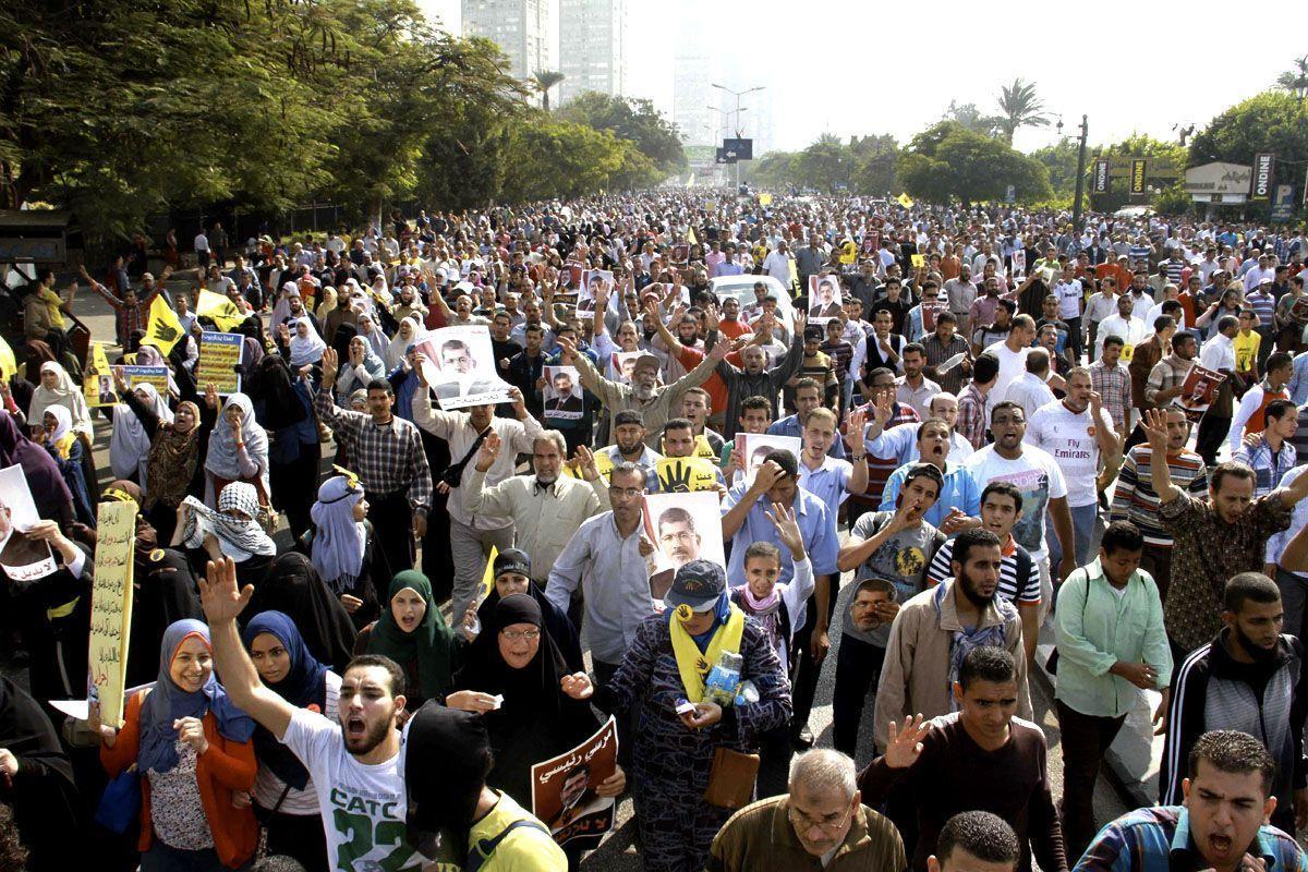 Egypt Orders 919 Muslim Brotherhood Members To Stand Trial - Arabian ...