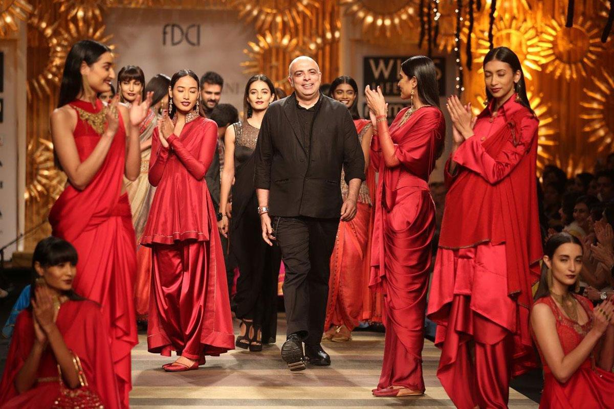 Indian designer Tarun Tahiliani to showcase in the UAE - Arabian ...