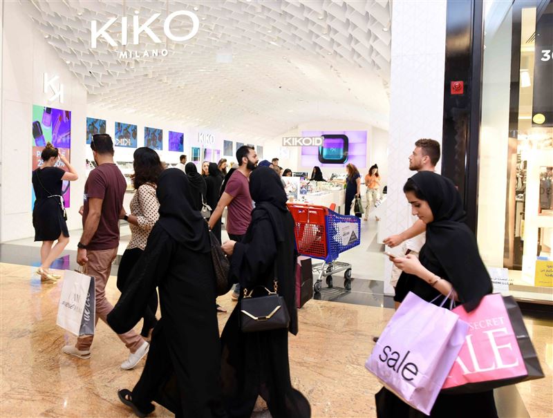 Majid Al Futtaim’s data reported an increase of 17 percent in consumer spending from February to March, and retail sales in malls showed an increase of 10 percent year-on-year in March.