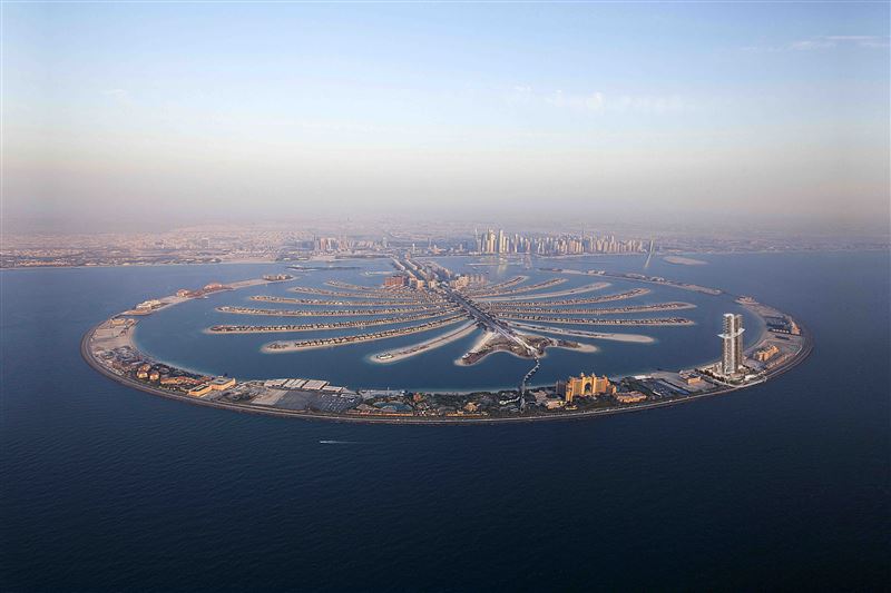 The premium of owning a waterfront property in Dubai averages out at 50.7 percent.