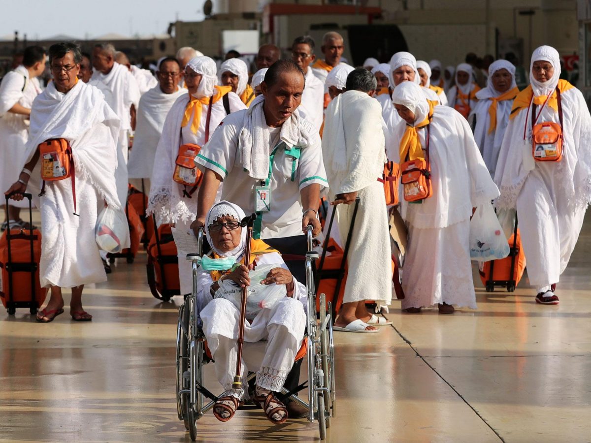 Muslim pilgrims arrive at Jeddah airport on August 26, 2017, prior to the start of the annual Hajj pilgrimage in the holy city of Makkah. (KARIM SAHIB/AFP/Getty Images)