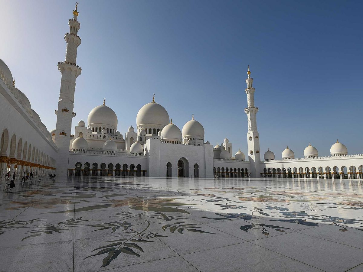 Sheikh Zayed Grand Mosque in Abu Dhabi received 295,496 visitors from all over the world, said Sheikh Zayed Grand Mosque Centre (SZGMC).