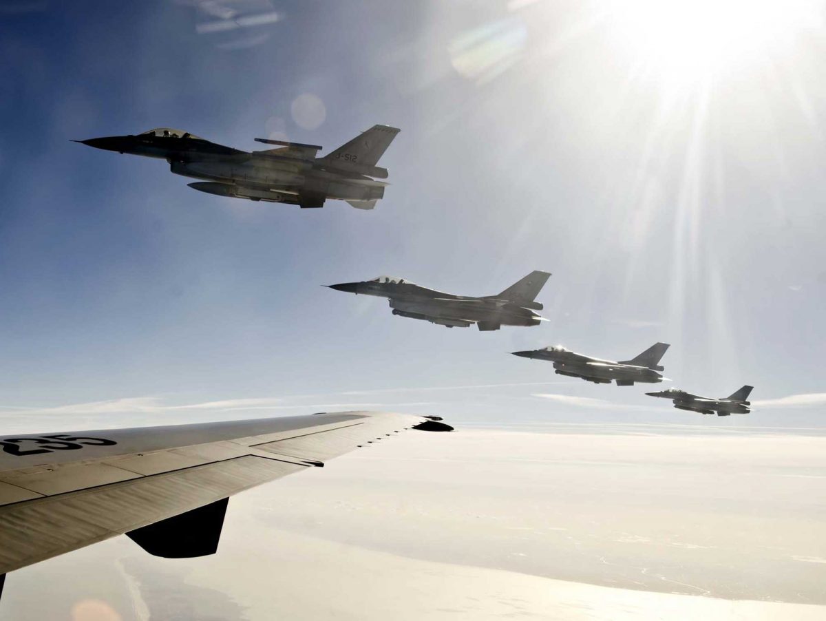 Bahrain says it signed $3.8bn deal for F-16 jets - Arabian Business ...