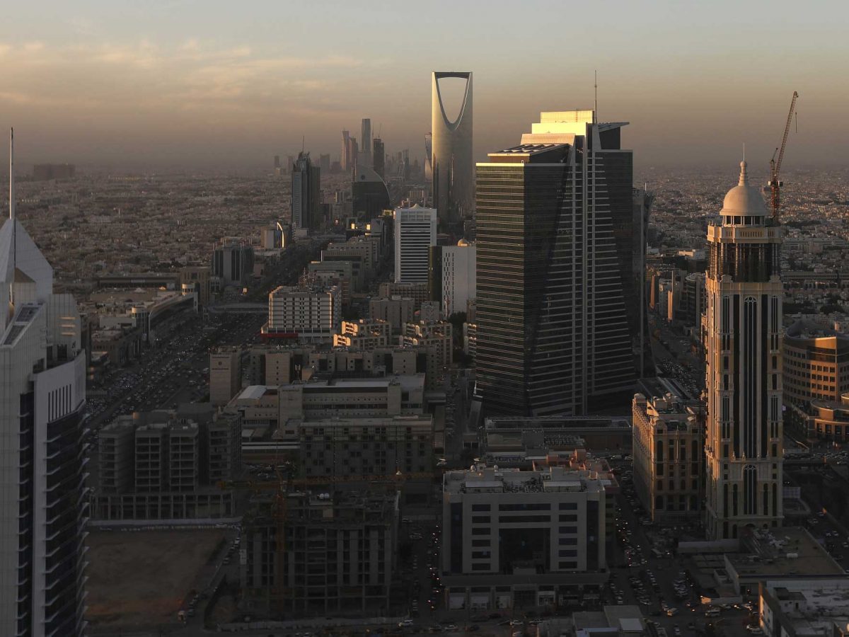 SAMA said the number of mortgages signed in the first five months of 2019 was 58,809 contract worth 27,019 billion Saudi riyals, compared to about 18 thousand contracts worth 11,680 billion Saudi riyals during the same period last year.