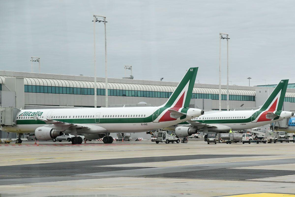 Alitalia has been the subject of three offers, from German airline giant Lufthansa, another from US private equity group Cerberus, and a joint EasyJet-Air France bid.