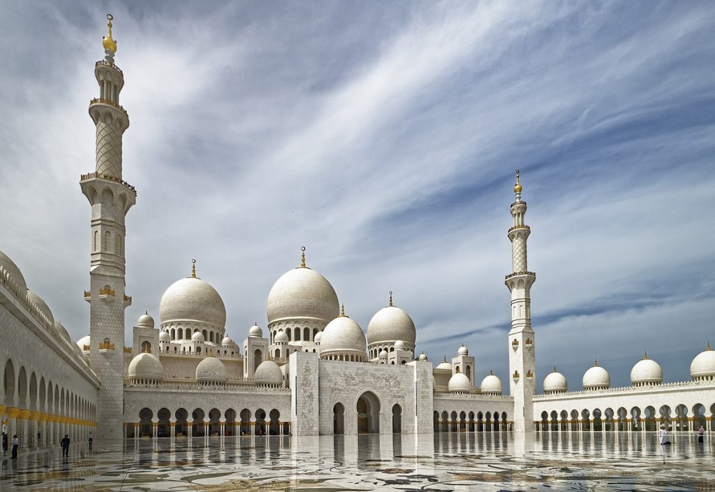 Sheikh Zayed Grand Mosque named among world's top 5 landmarks - Arabian ...