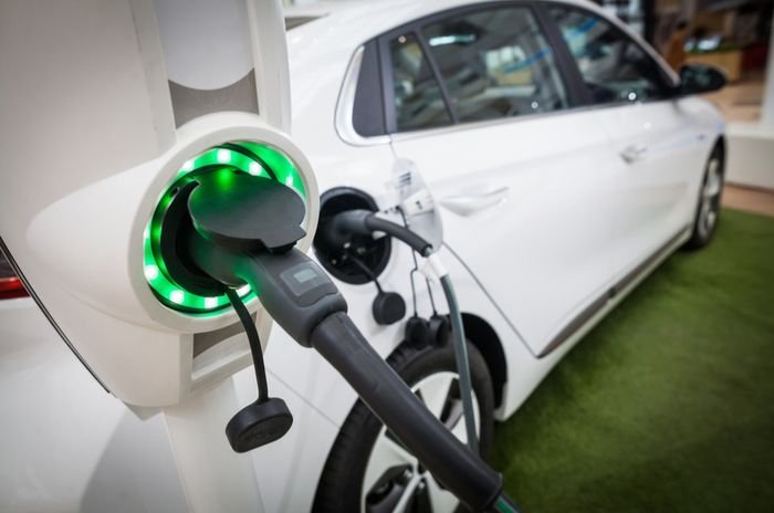 The Treasury has launched a £400 million fund to bolster Britain’s electric vehicle charging infrastructure.