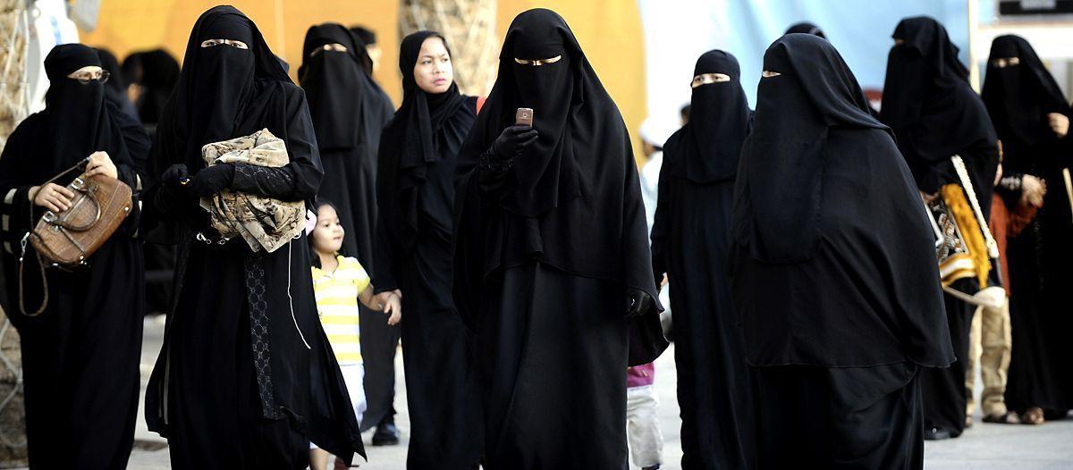 Saudi Arabia inaugurates first all-female business service centre ...