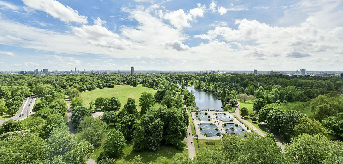 The Royal Lancaster London provides spectacular views of Hyde Park