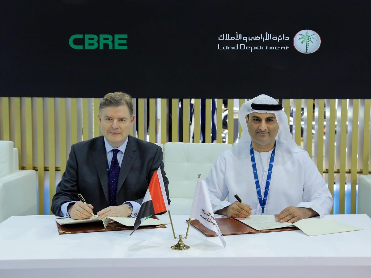 The MoU was signed by Majid Saqr Al Marri, CEO of the Registration and Real Estate Services Sector at DLD, and Nicholas Maclean during the 18th edition of Cityscape Global 2019.