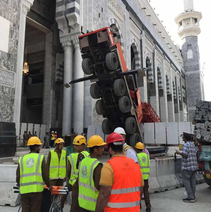 A crane being operated as part of construction work at the Grand Mosque in Makkah collapsed on Sunday due to a weight overload.