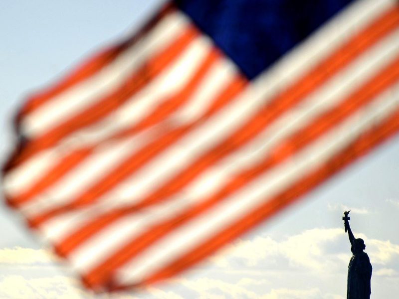 Statue of liberty, US flag