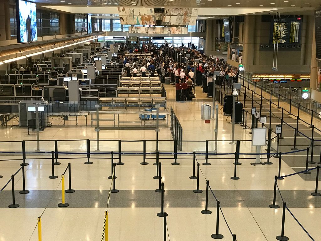 Passengers crowd at TSA control check at Los Angeles International Airpor
Photo: DANIEL SLIM/AFP/Getty Images