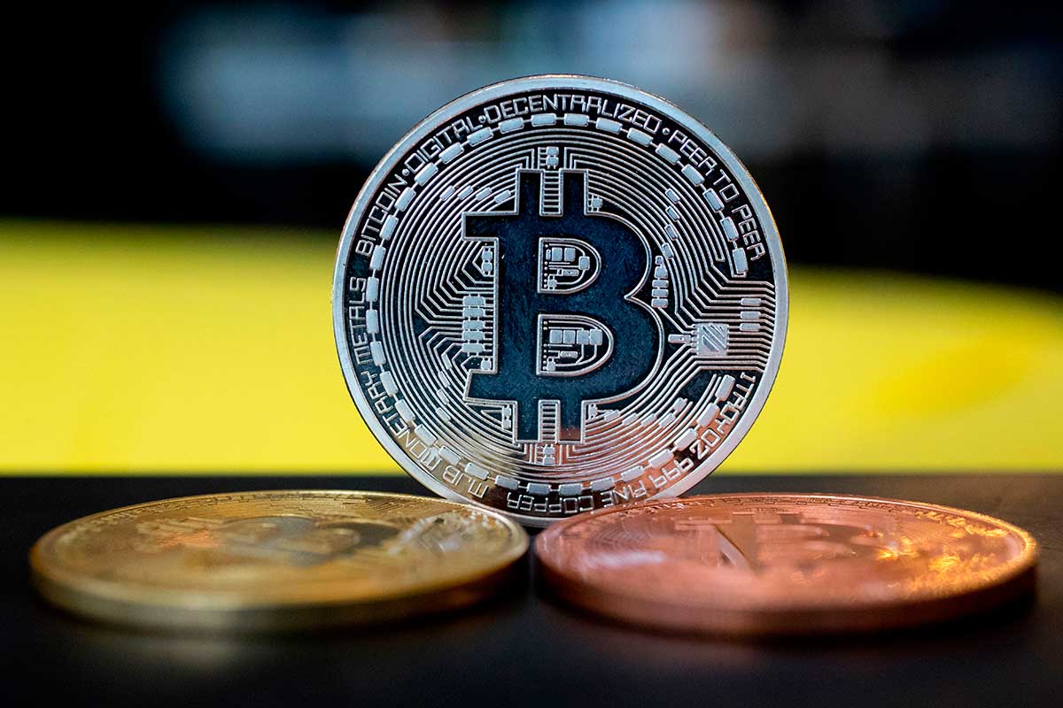 The biggest cryptocurrency rose less than 1 percent from its Friday close to $6,103 as of 8:44 a.m. in New York, according to composite Bloomberg pricing. It slumped to as low as $5,780 on Sunday, breaching the previous 2018 nadir set in February, according to weekend Bitstamp prices.