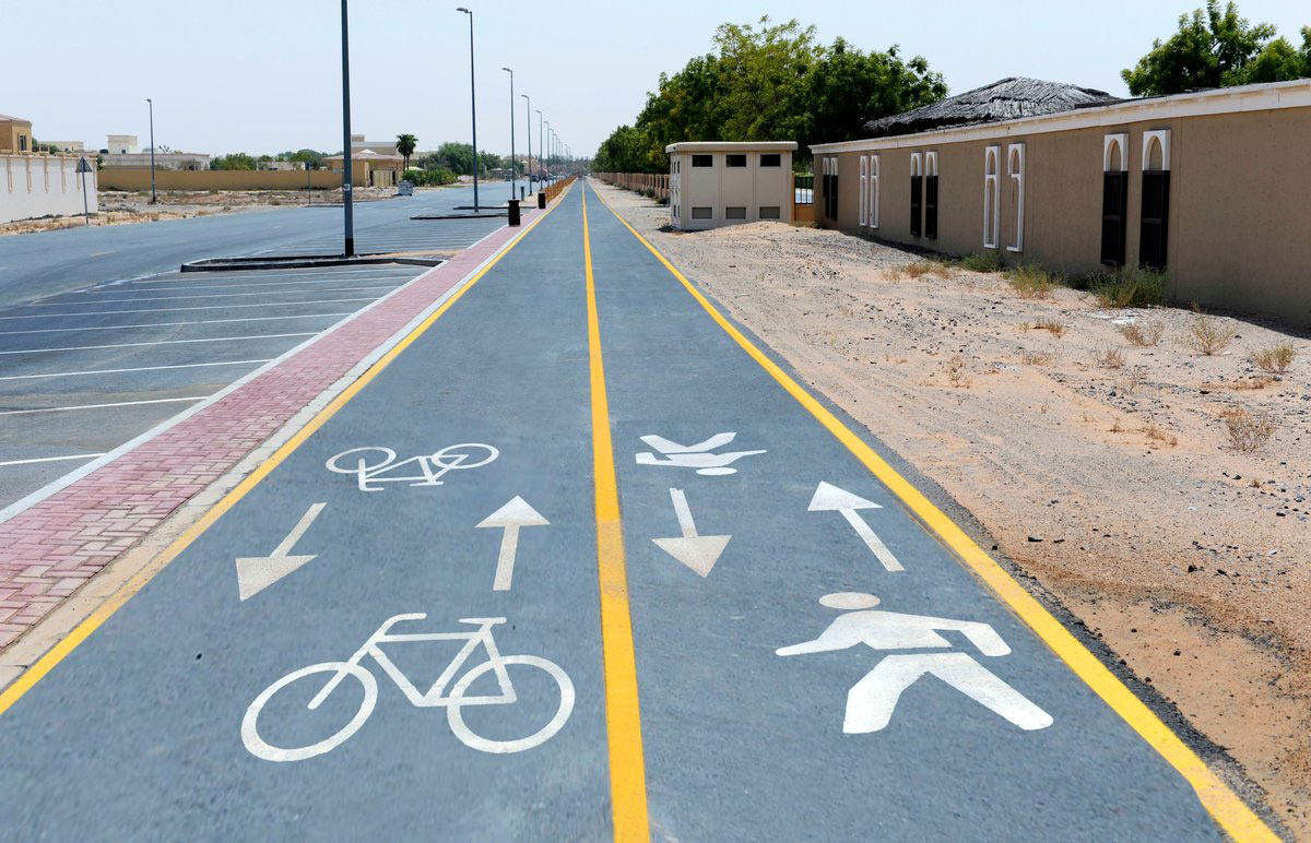 The route, which features two bridges for cyclists and pedestrians over Al Khawaneej and Academic City Streets, cost AED67m ($18m).