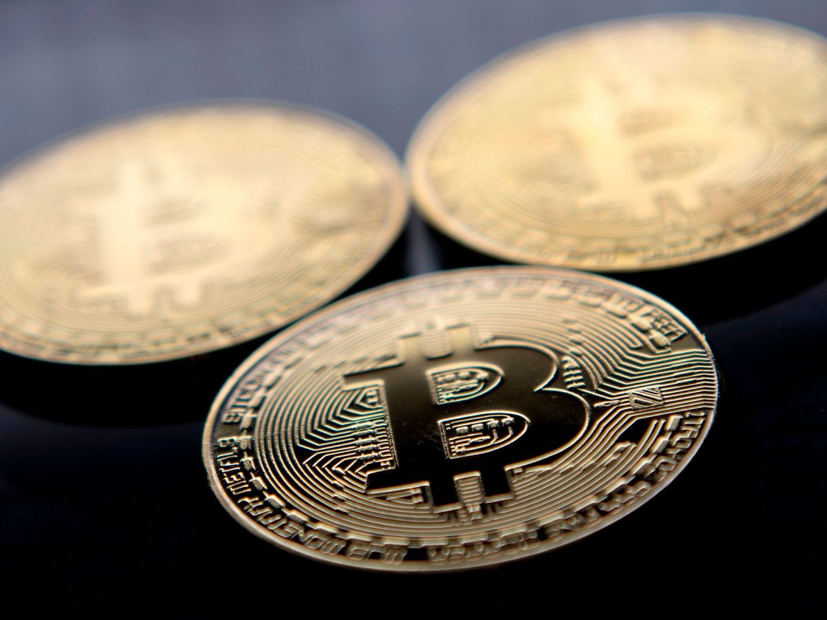 Investors in cryptocurrencies are “reluctant” to store large amounts of the coins in online wallets and exchanges due to the risk of hacking, identify theft and malware.