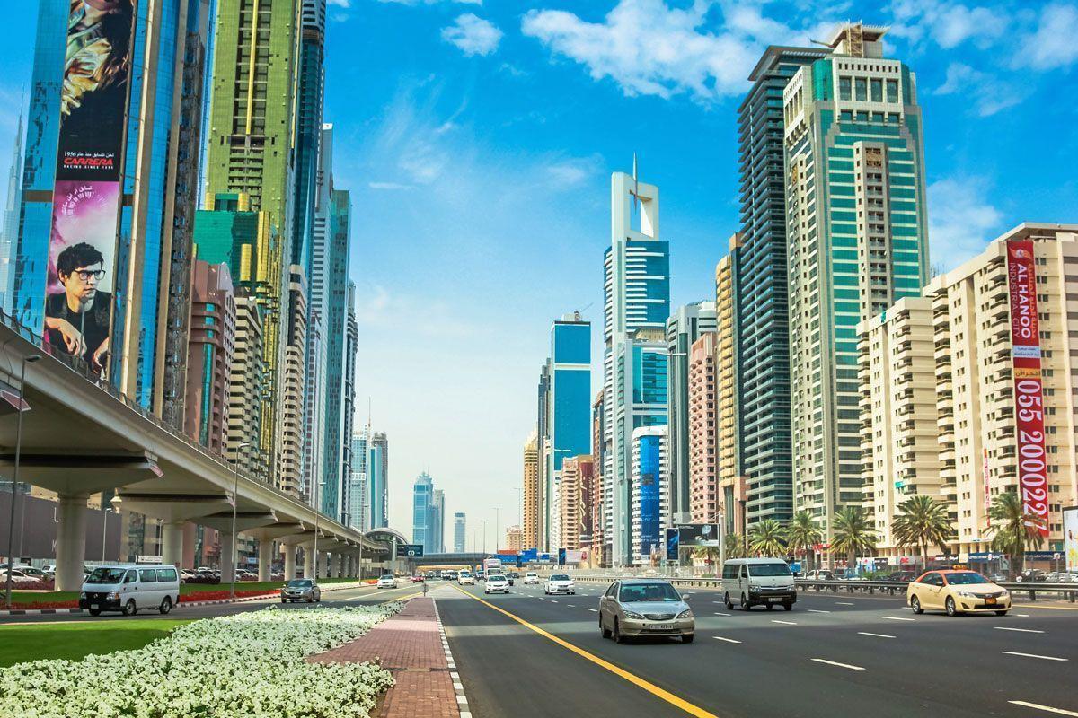 HVOcxjOQ Sheikh Zayed Road Dubai Skyline 3 