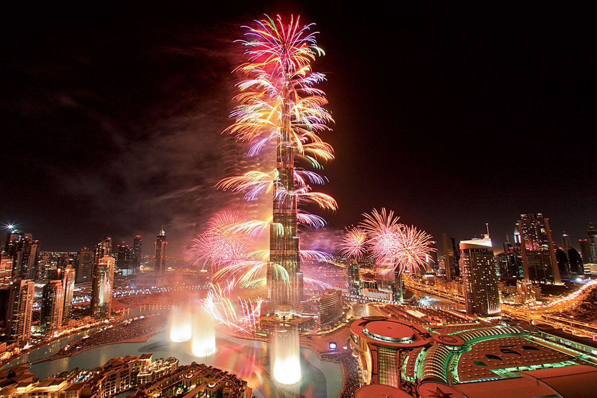 Video: Glimpse Of New Year's Eve Fireworks Display At The Burj Khalifa ...