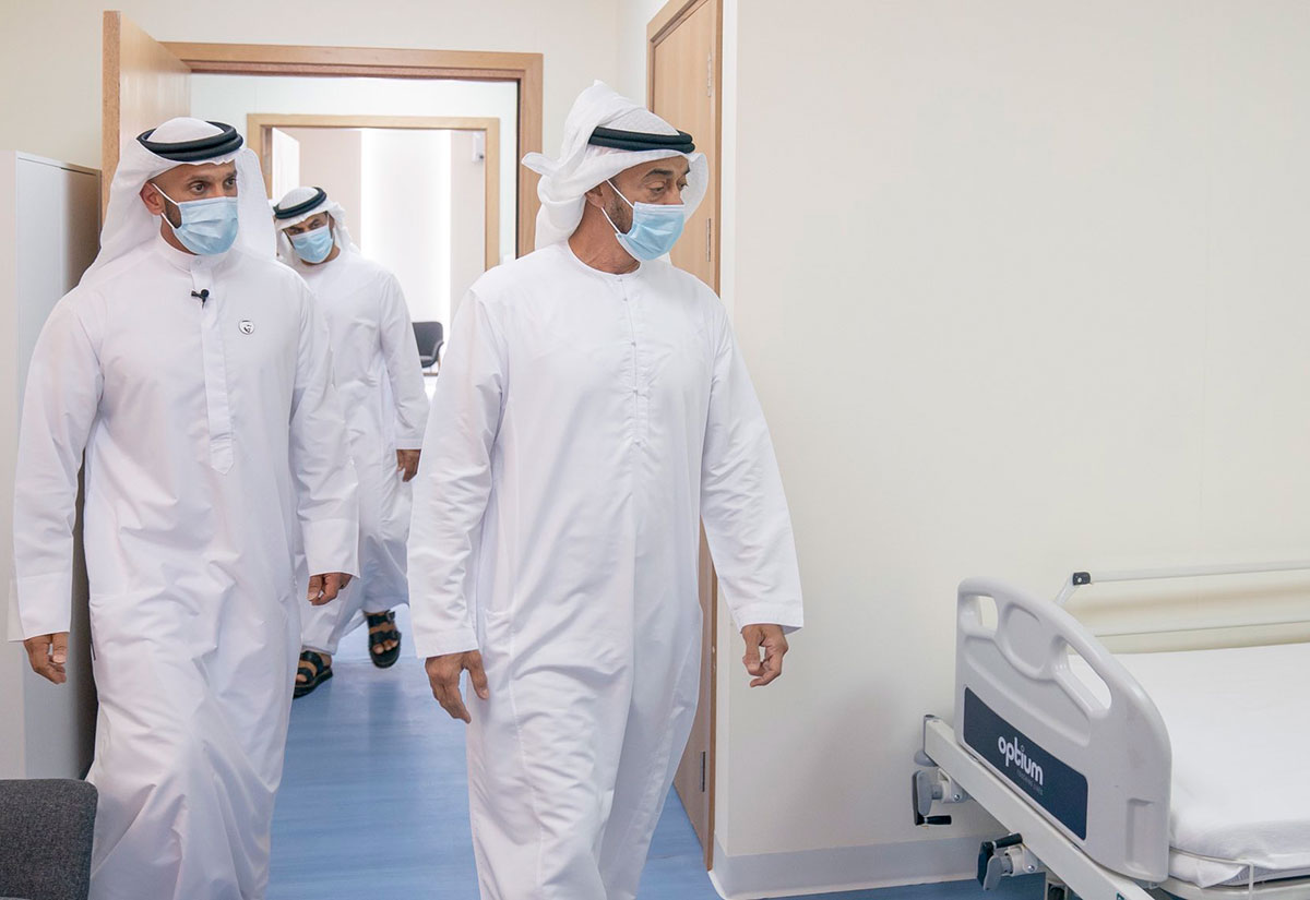 In Pictures: Mohamed Bin Zayed Visits Covid-19 Field Hospital In Abu ...