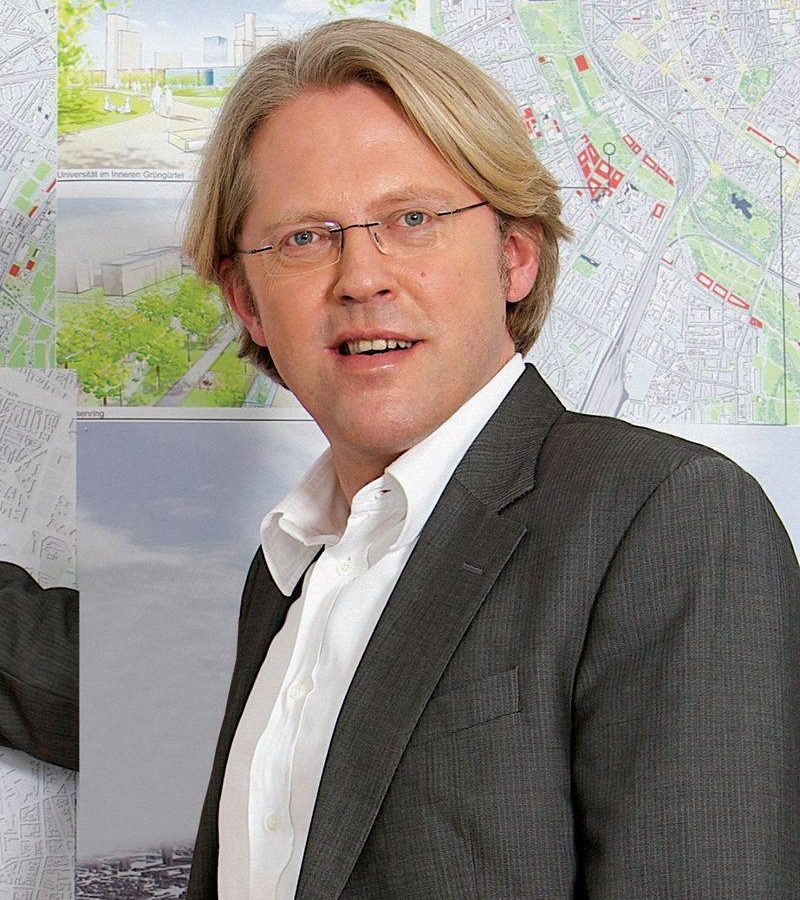 Joachim Schares, partner.