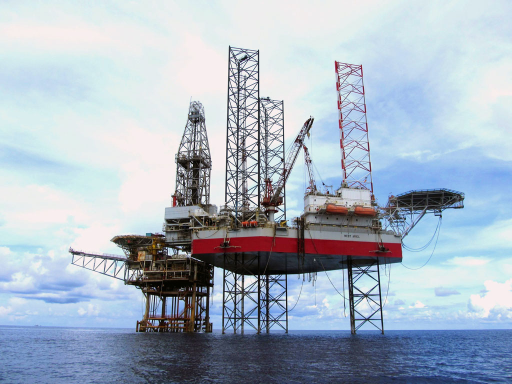 TCS will support Seadrill's global lT operations across the business on its mobile offshore drilling rigs as well as its onshore locations.