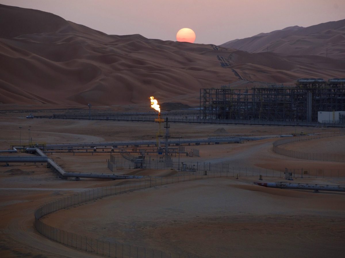 Flames burn off at an oil processing facility at Saudi Aramco's Shaybah oil field in the Rub AlKhali Empty Quarter desert in Shaybah Saudi Arabia
Simon Dawson/Bloomberg