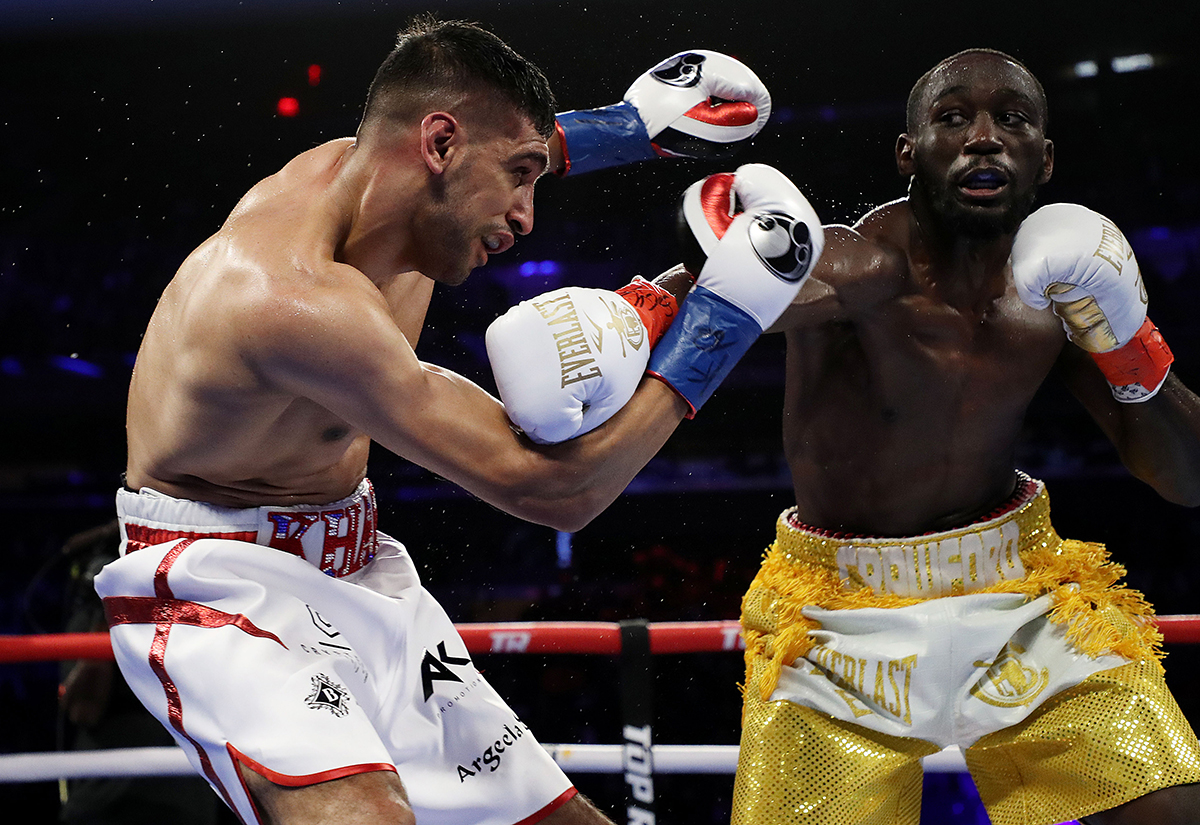 Crawford stops Khan to retain WBO welterweight title - Arabian Business ...