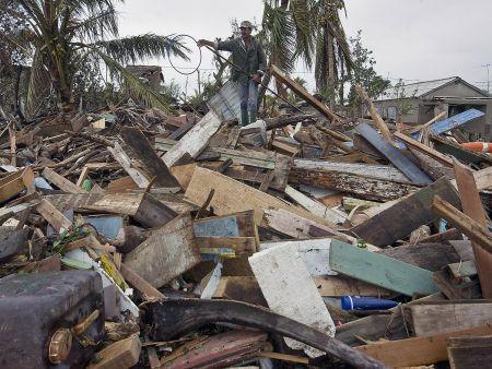 Hurricane Paloma hits Cuba - Arabian Business: Latest News on the ...