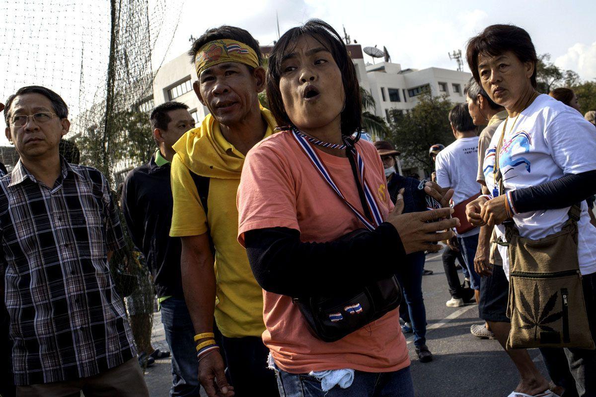 Thai Protesters Defy Police Crackdown Arabian Business Latest News On The Middle East Real 5513