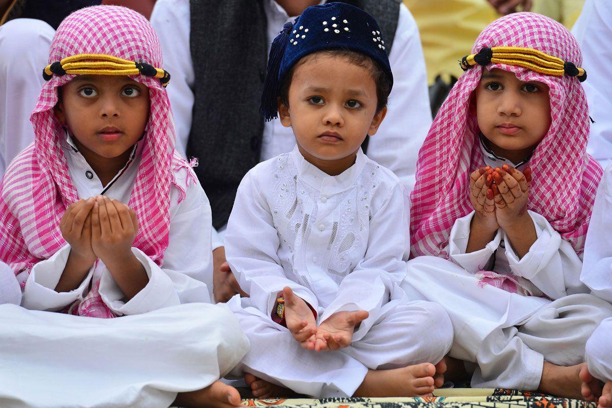 In pictures: Eid Al Fitr celebrations across the world - Arabian ...