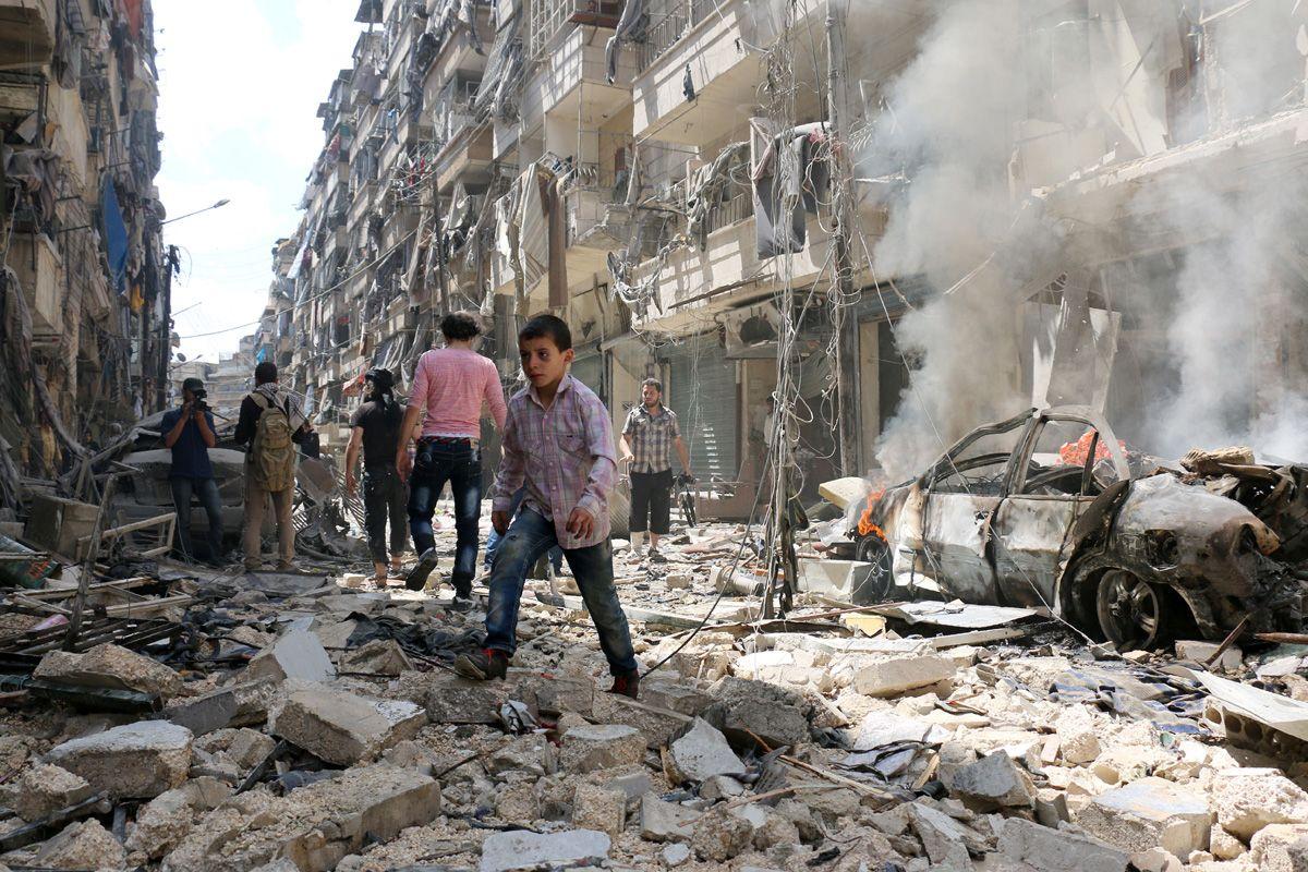 Video: Inside Aleppo, Living In A Warzone With Bombs Dropping Overhead 