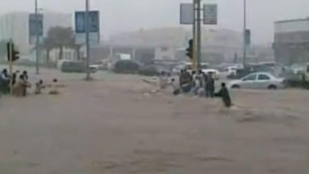 Dramatic footage of flooding in Jeddah - Arabian Business: Latest News ...