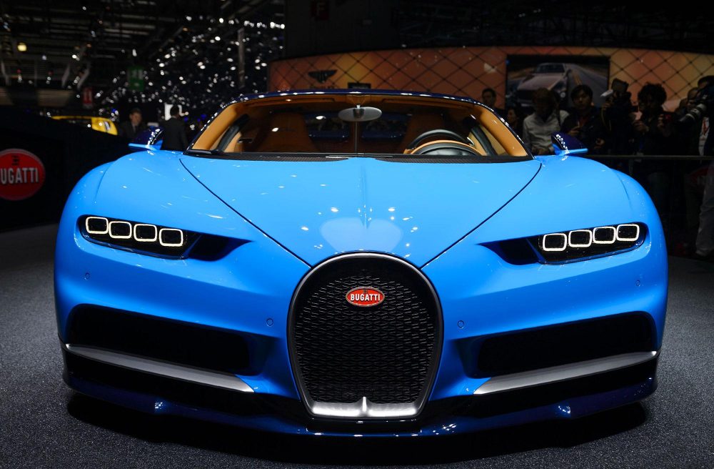 Video: Bugatti breaks world speed record - Arabian Business