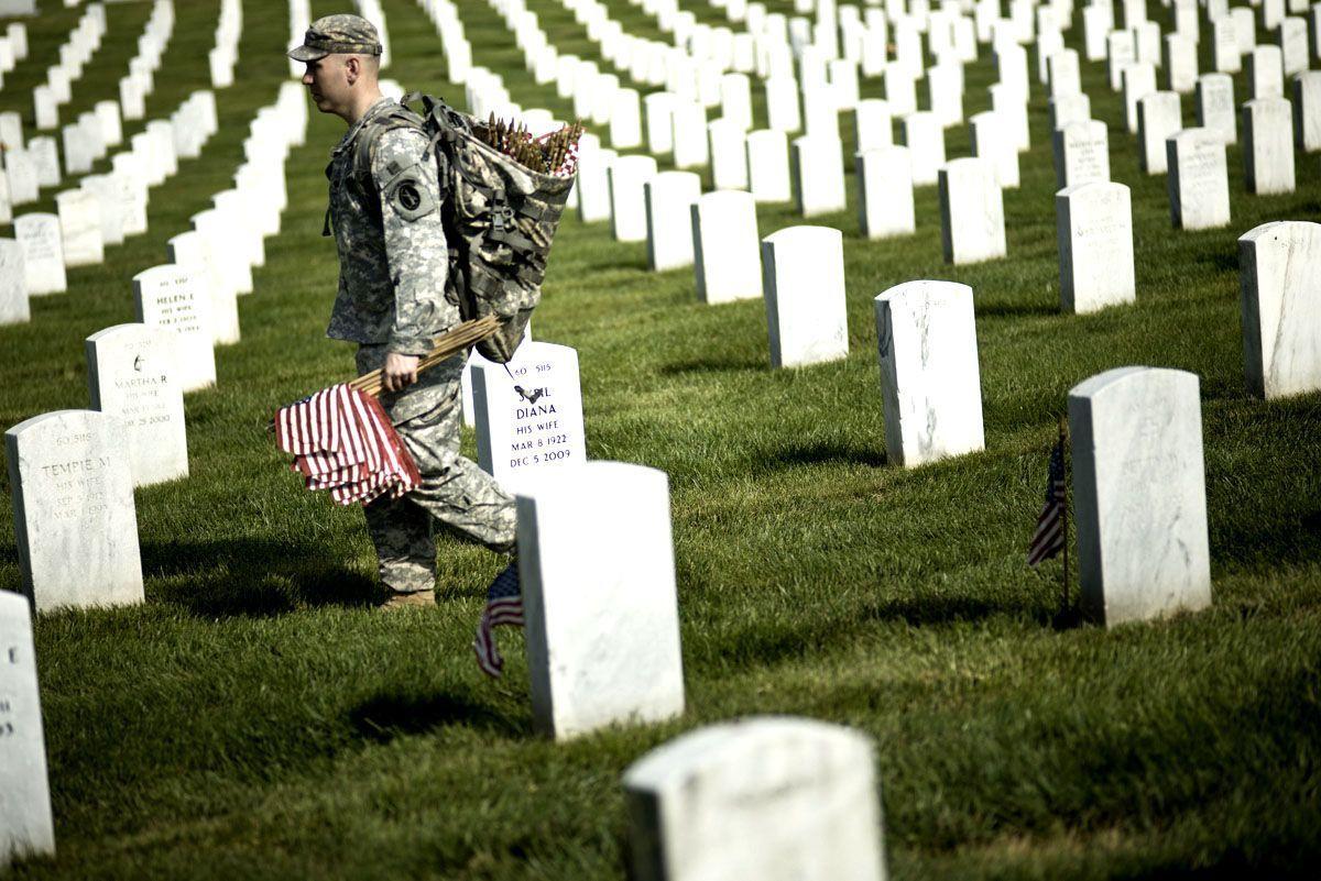 US soldiers commemorate Iraq, Afghanistan dead - Arabian Business ...