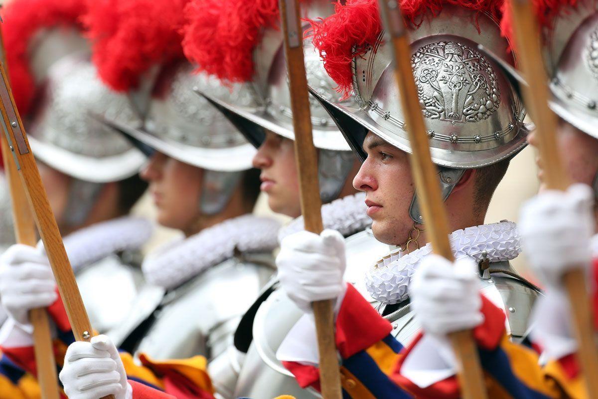 Swiss Guards take part in swearing-in ceremony - Arabian Business