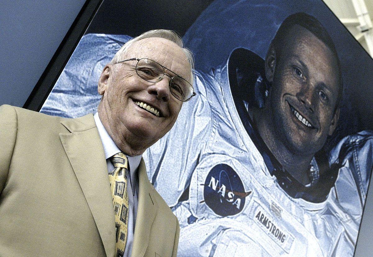 Astronaut Neil Armstrong passes away - Arabian Business