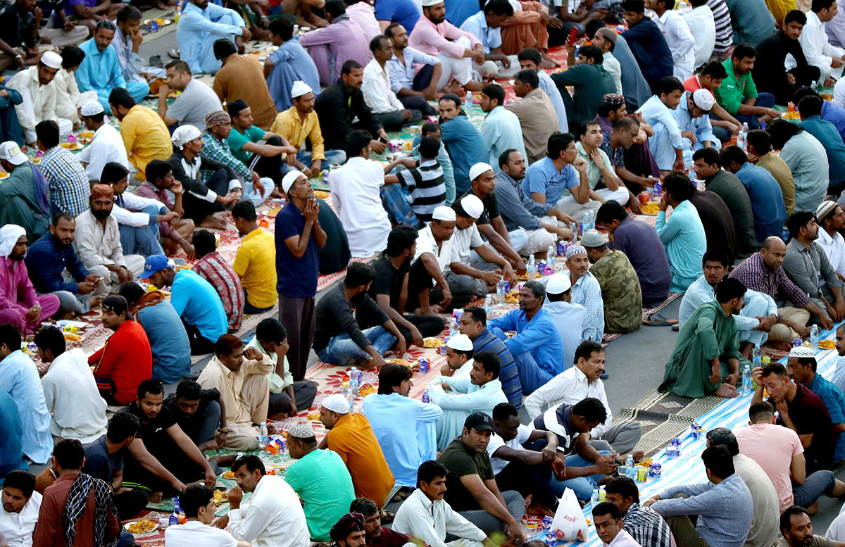 In pictures: Muslims around the world celebrate Ramadan - Arabian ...