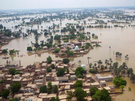 Fundraising in Dubai for Pakistan flood victims - Arabian Business ...