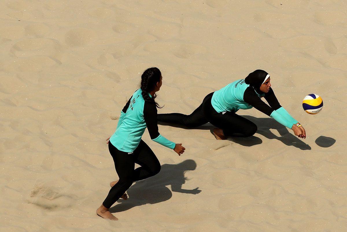 RIO 2016: Team Egypt Shuns Tradition To Play Women Beach Volleyball In  Hijab - Gistmania