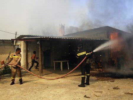 Greek wildfires burn outside Athens - Arabian Business