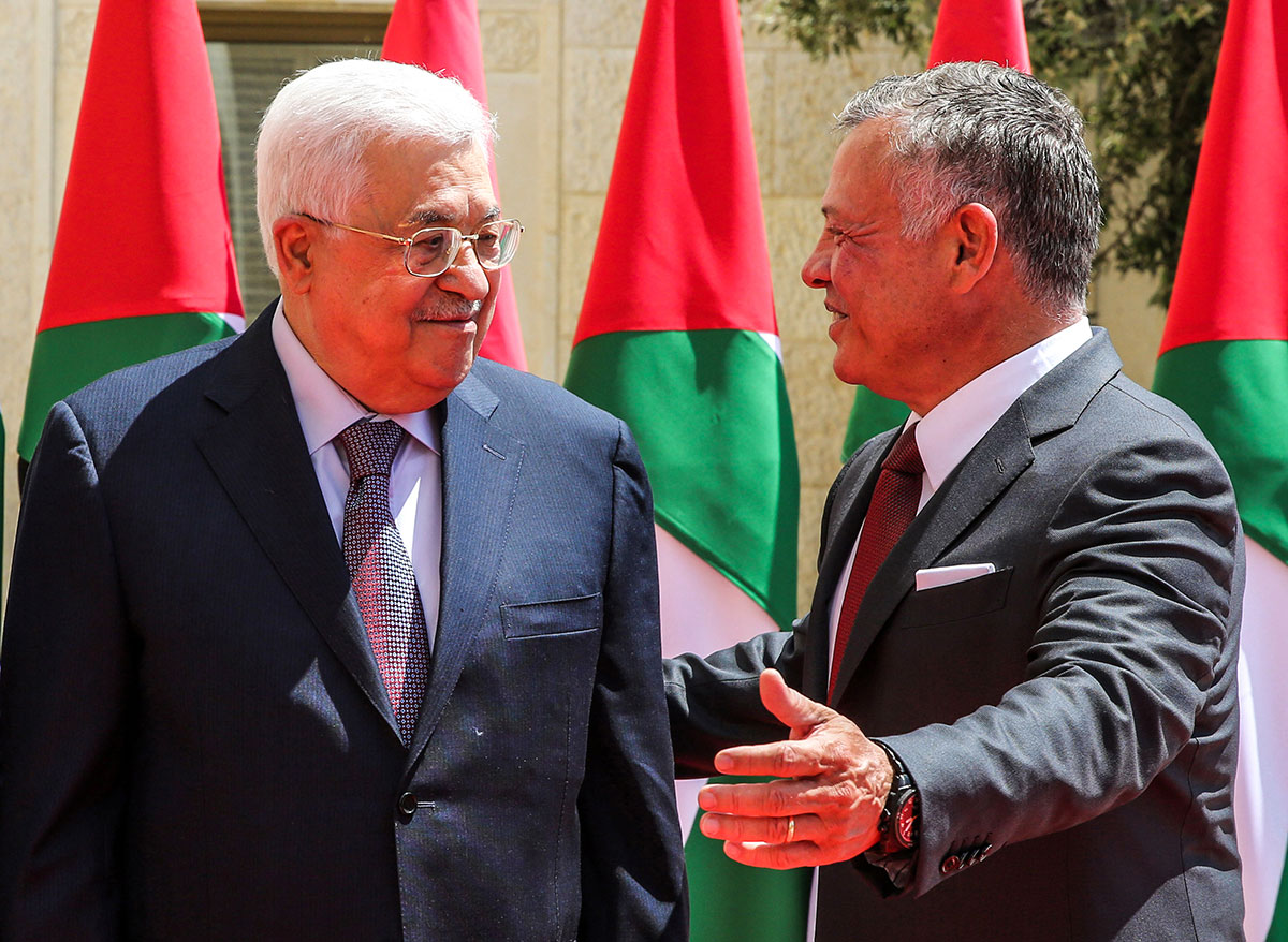 In pictures: Palestinian President Mahmoud Abbas meets with King ...