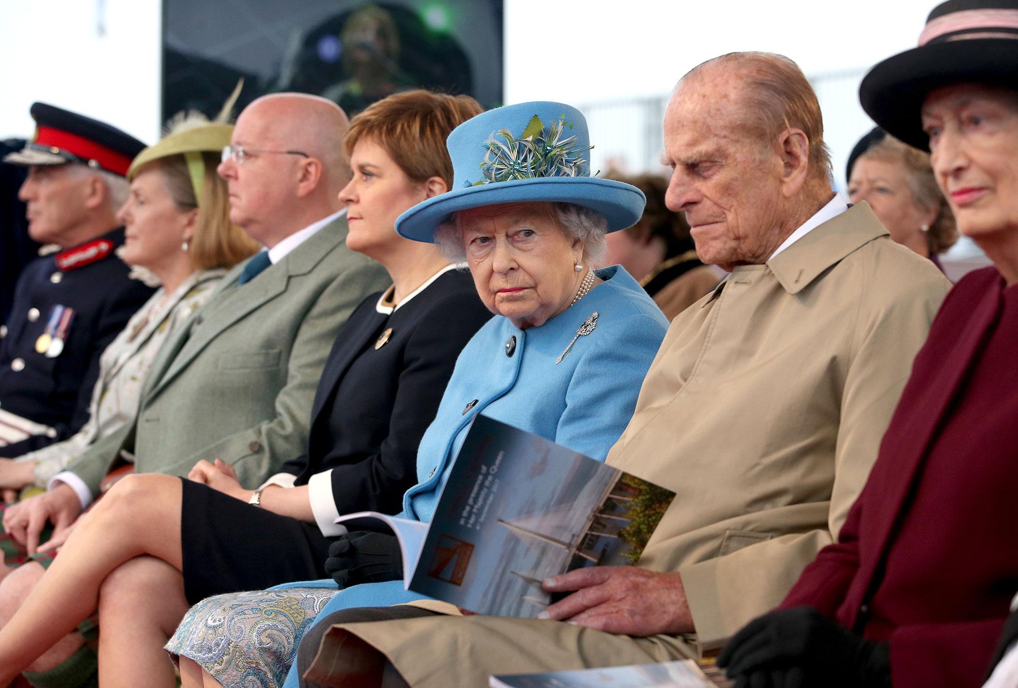 In Pictures: Britain's Queen Elizabeth II Opens New Queensferry ...