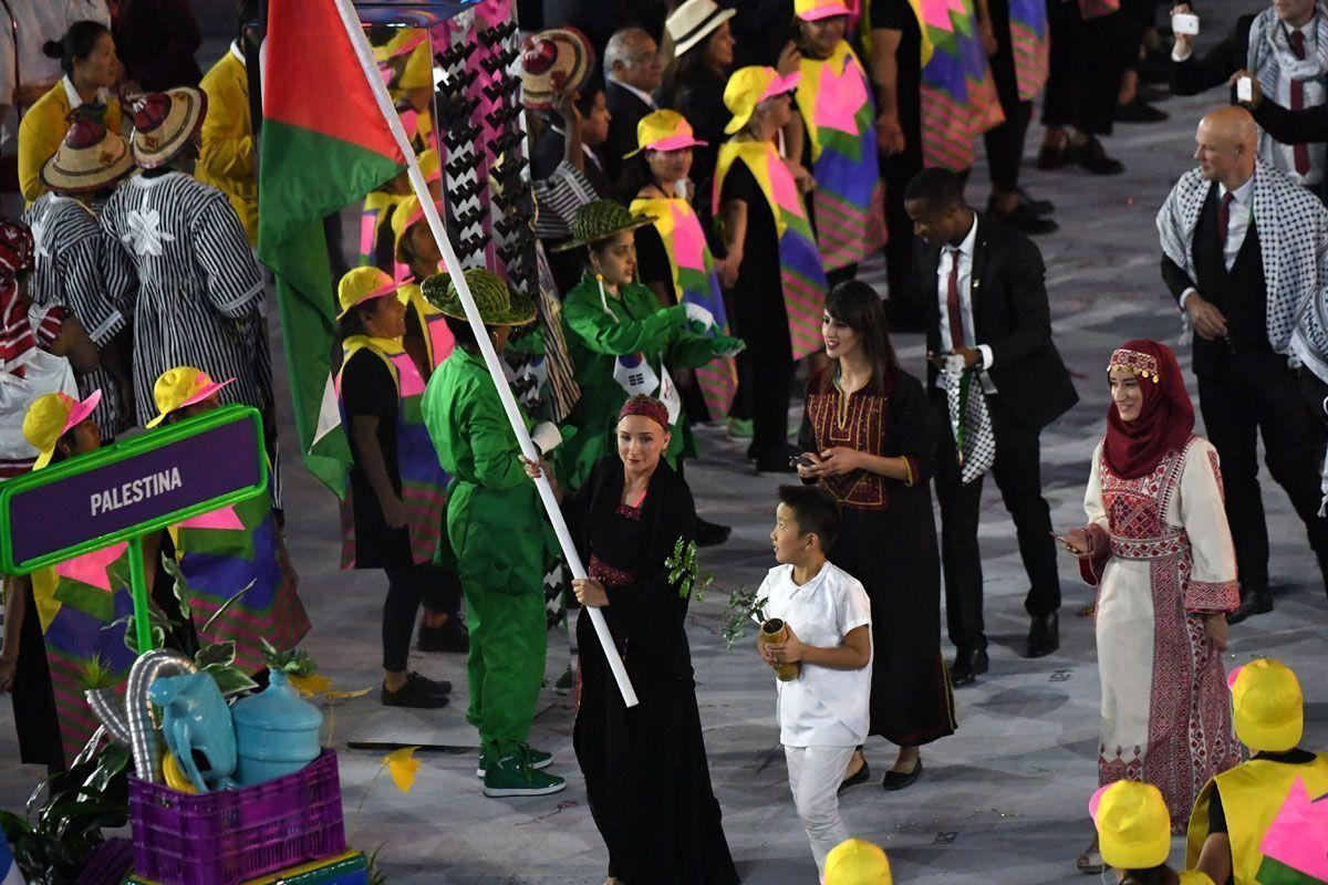 Middle East flag bearers during the opening ceremony of Rio 2016 ...